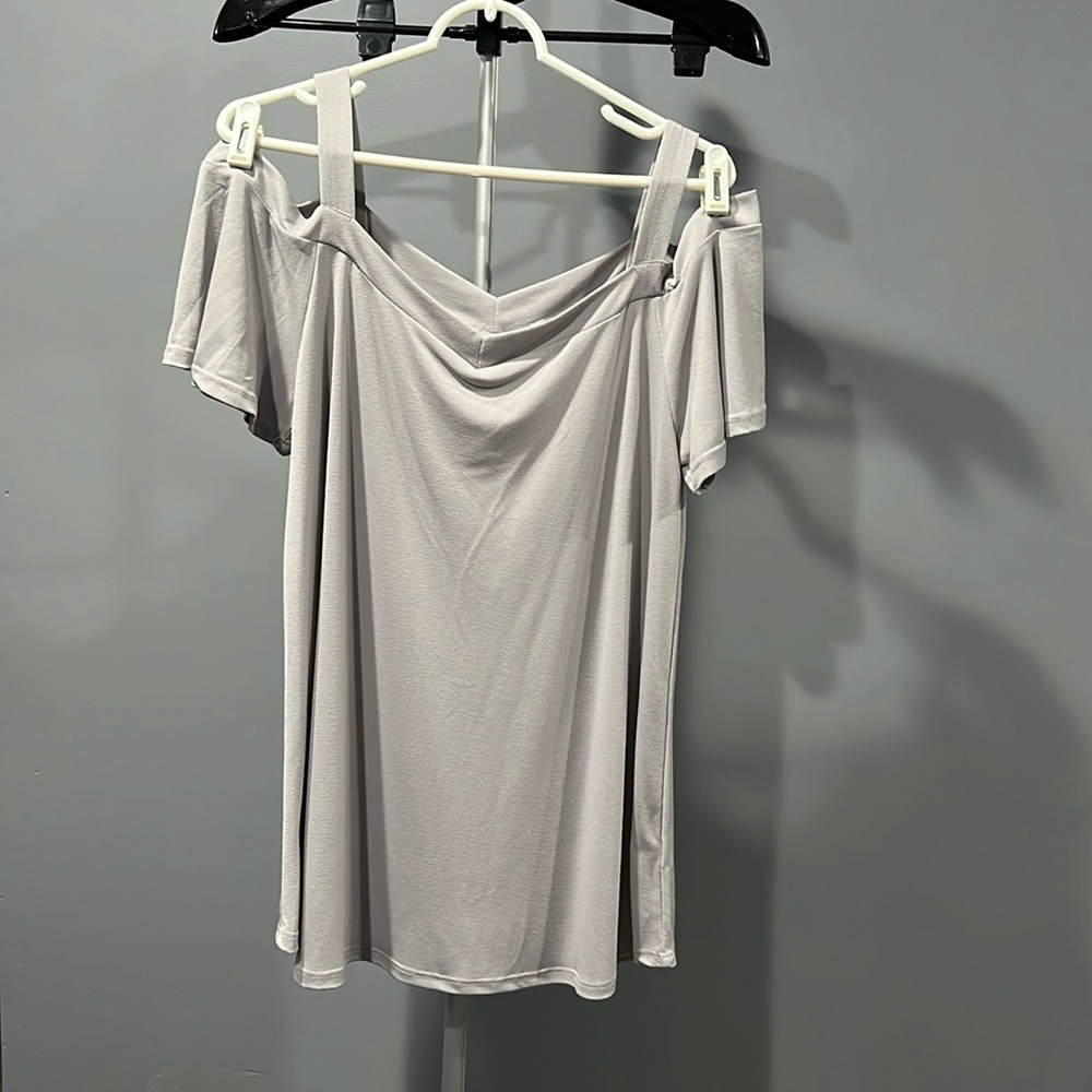 MTS * Cold Shoulder Top